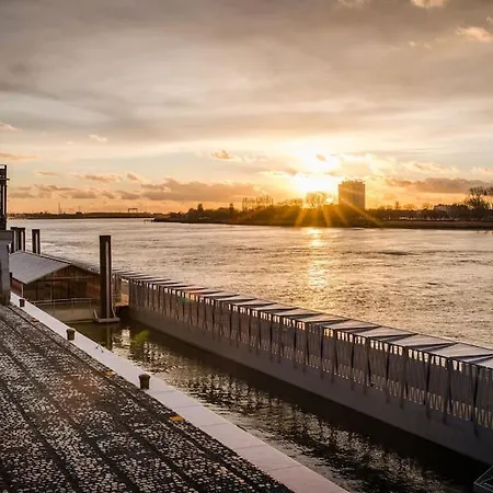 Lägenhet Beautiful City With A Great River View Antwerpen